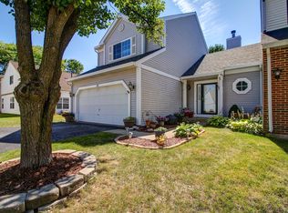 14 Redbud Ct, Lake In The Hills, IL 60156