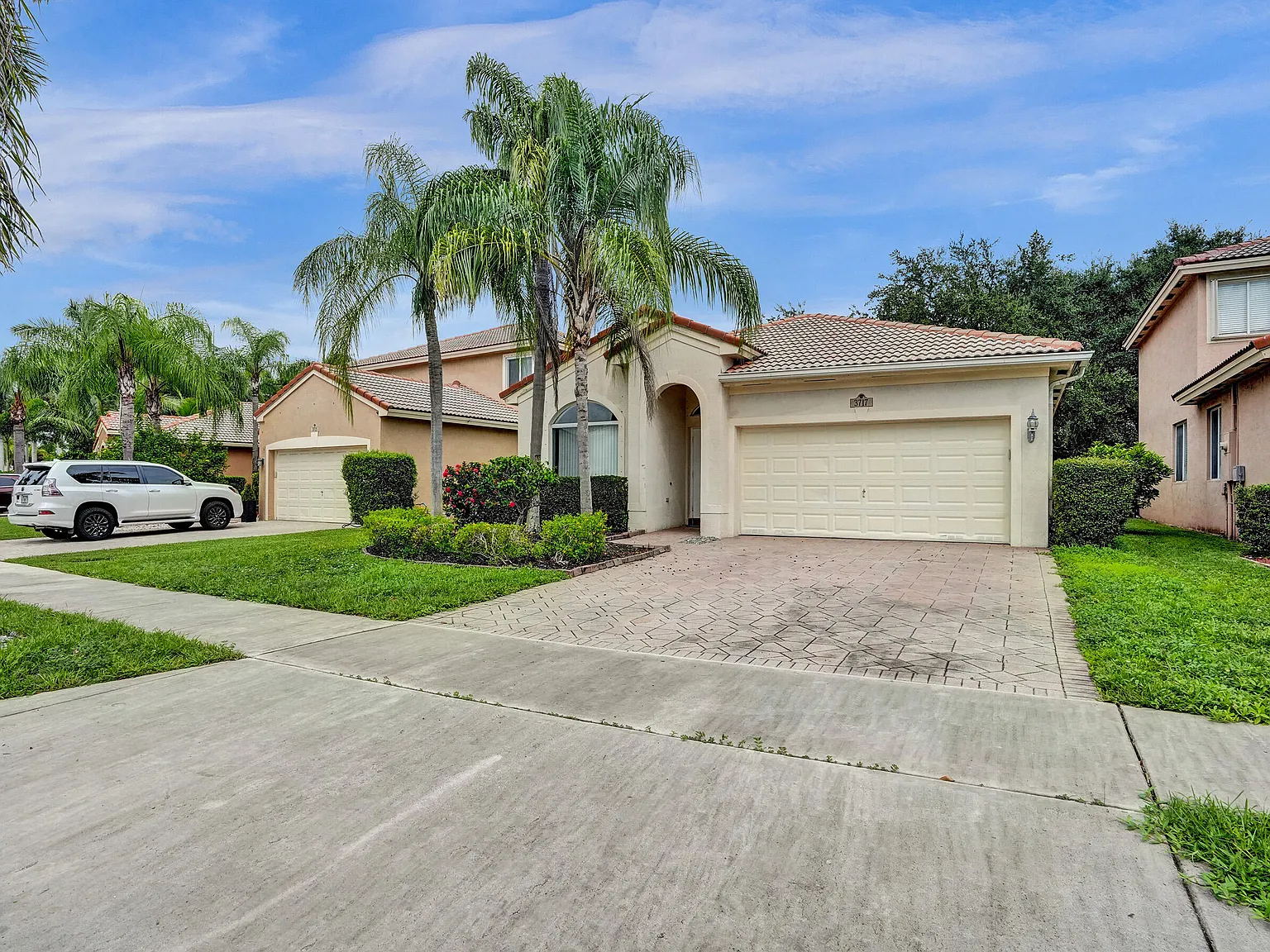 3 bed, 2.0 bath, 1737 sqft, $3,500 — Photo 1