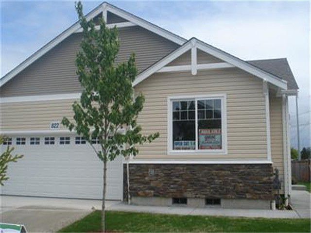 1st image of 822 10th St SE