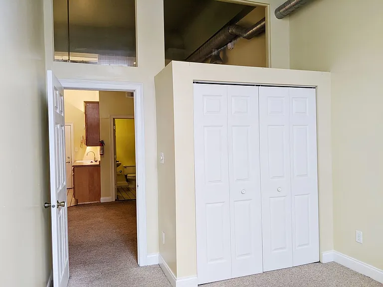 116 1/2 N Walnut St — Photo 25