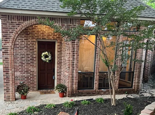 4900 Ridglea Hills Ct, Fort Worth, TX 76116