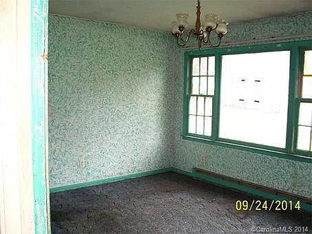 5th image of 474 Davis St
