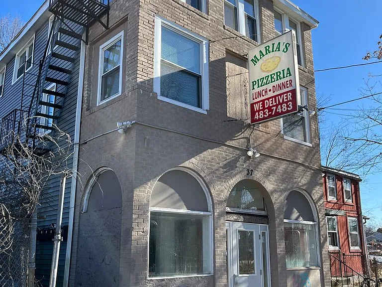 37 N Clinton St — Photo 1