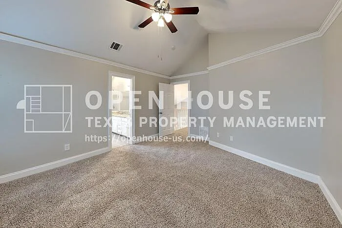2111 Holly Hill Ln — Photo 9