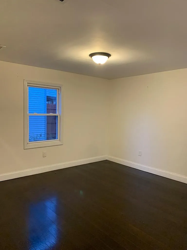 3 bed, 1.5 bath, 1580 sqft, $3,600 — Photo 2