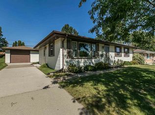 1195 Altura Dr, Dubuque, IA 52001