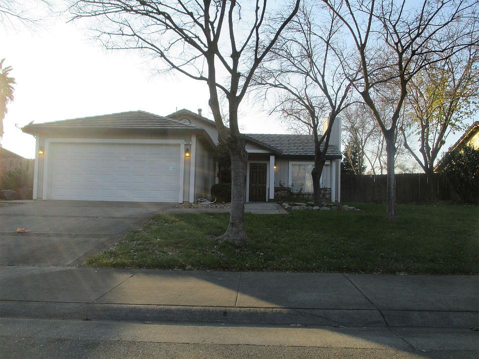1st image of 126 S Emerald Oak Dr