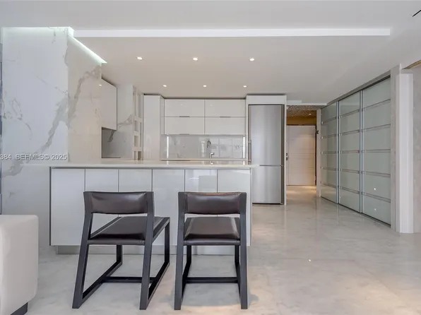 6423 Collins Ave APT 304, Miami Beach, FL 33141