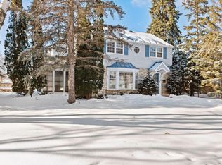 555 Mount Curve Blvd, Saint Paul, MN 55116