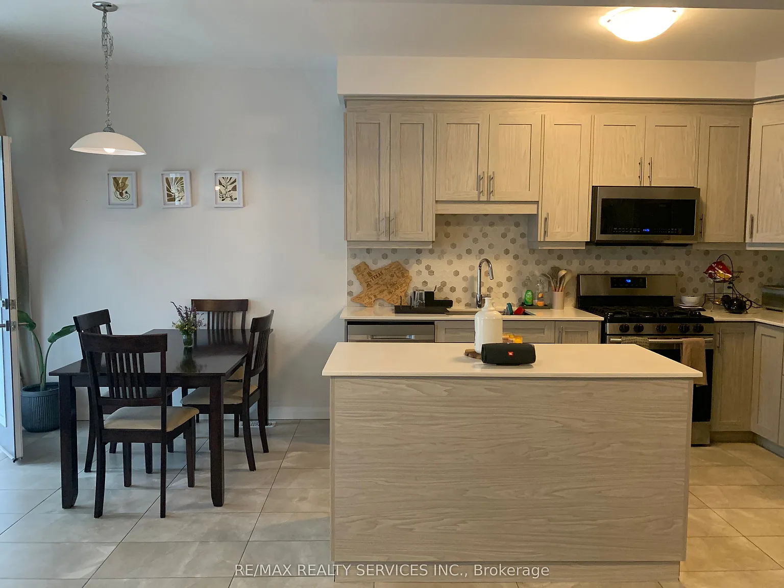 3 bed, $3,200 — Photo 4