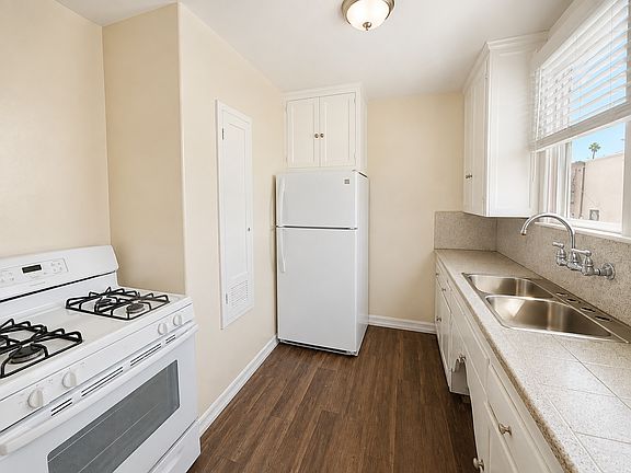 5th image of 3827 Arnold Ave #3827