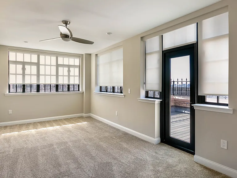Alden Park Luxury Apartments — Photo 17