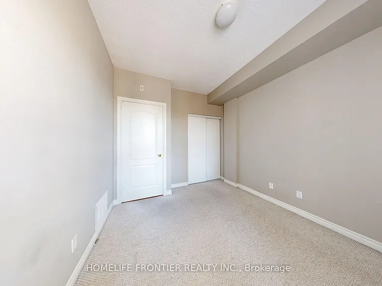 3351 Cawthra Rd #402 — Photo 13