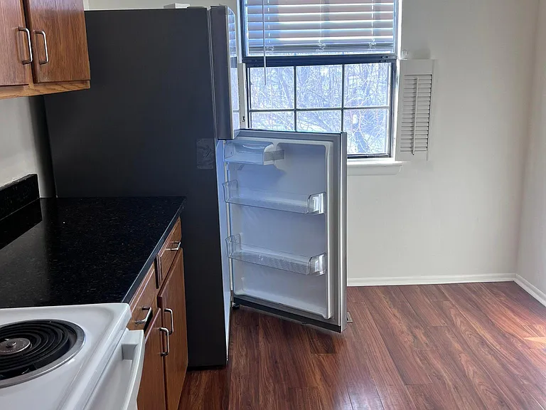 35 Brucester Bridge Ct — Photo 10