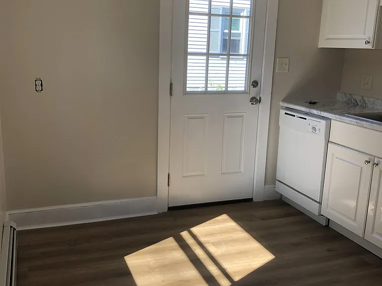 121 Wellington Rd — Photo 11