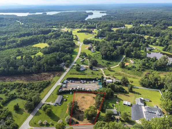 135 Hilton Rd, Stokesdale, NC 27357