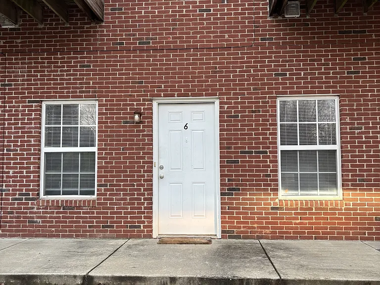 927 Old Ekron Rd — Photo 1