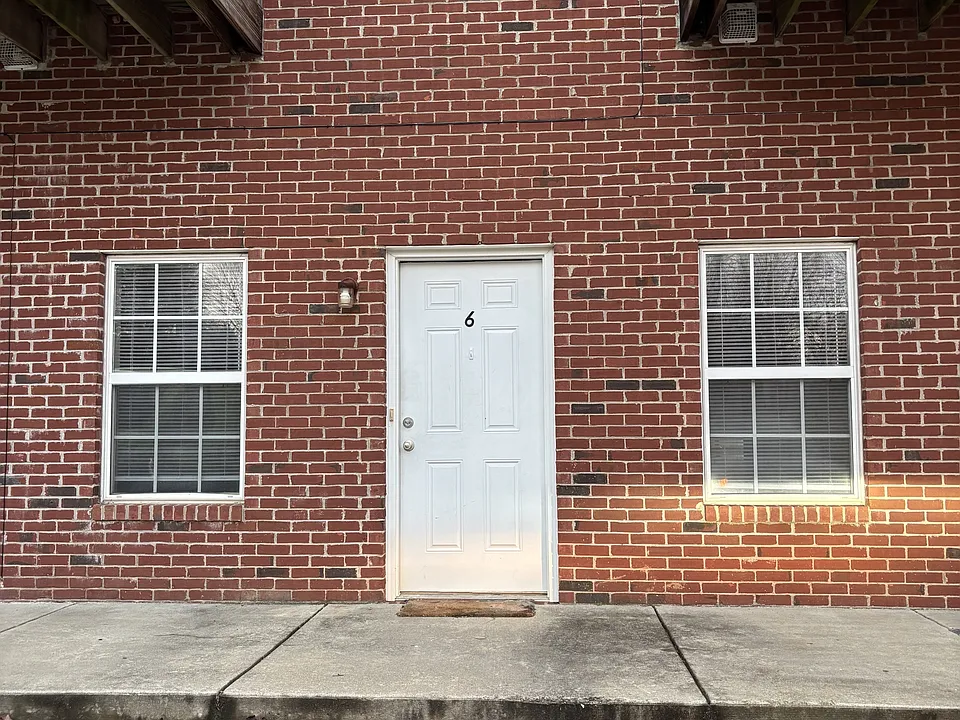 927 Old Ekron Rd