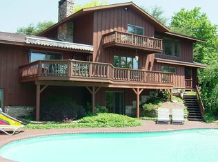 221 White Pine Dr, Montoursville, PA 17754