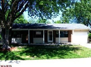 11 Saint Mark Dr, Saint Peters, MO