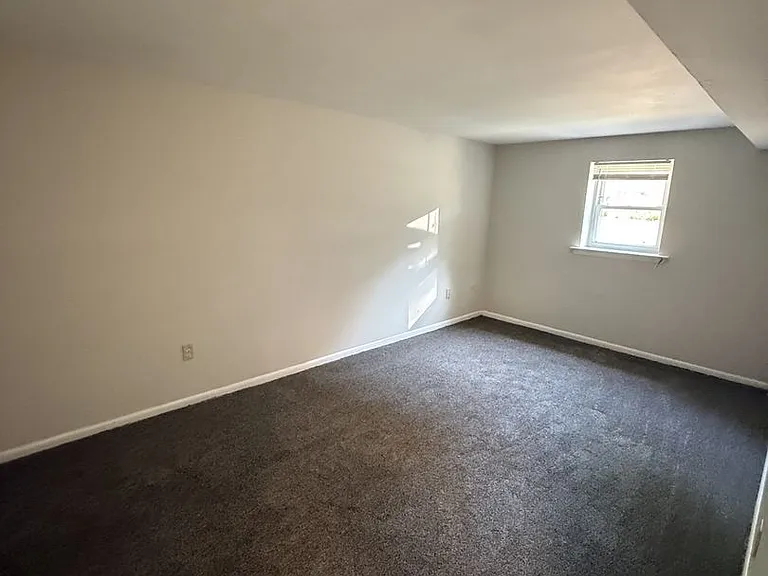 121 Main St — Photo 10
