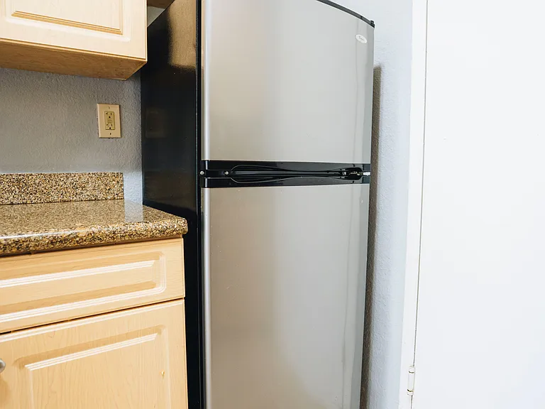 2000 NE 135th St #410 — Photo 14