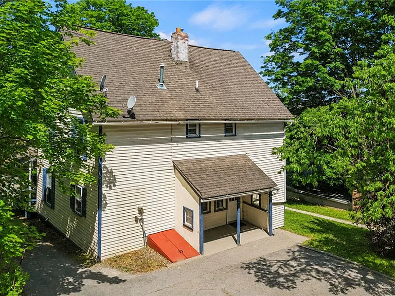 407 S Aurora St — Photo 3