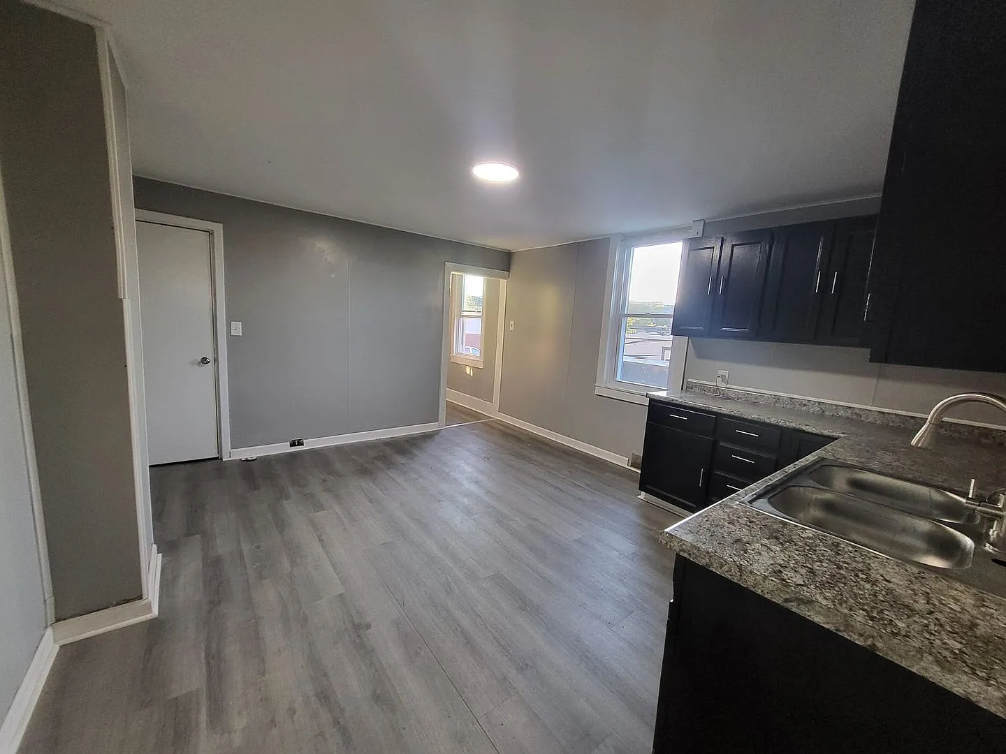 Fully update 4 bedroom 2 bath house for rent located in Glassport! — Photo 3