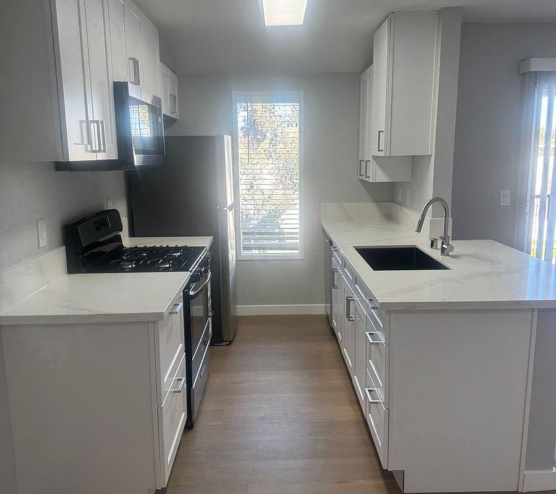 1st image of 16861 Green Ln APT 3