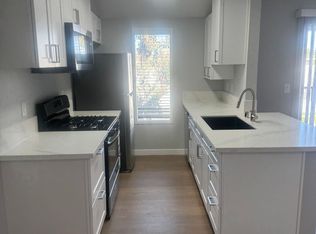 16861 Green Ln APT 3, Huntington Beach, CA 92649