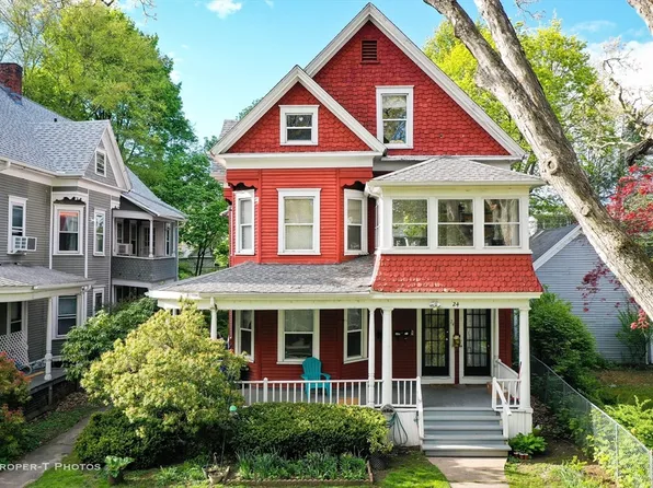24 Fairfield Ave, Holyoke, MA 01040