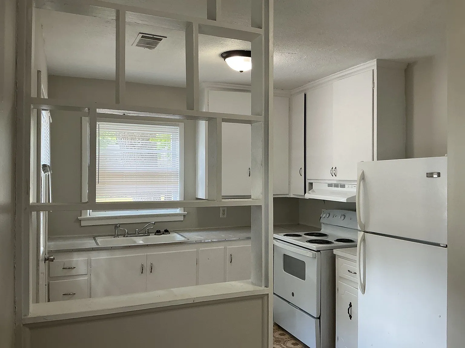 2 bed, 900 sqft, $950 — Photo 3