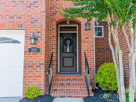 3rd image of 205 Pine Needles Ln