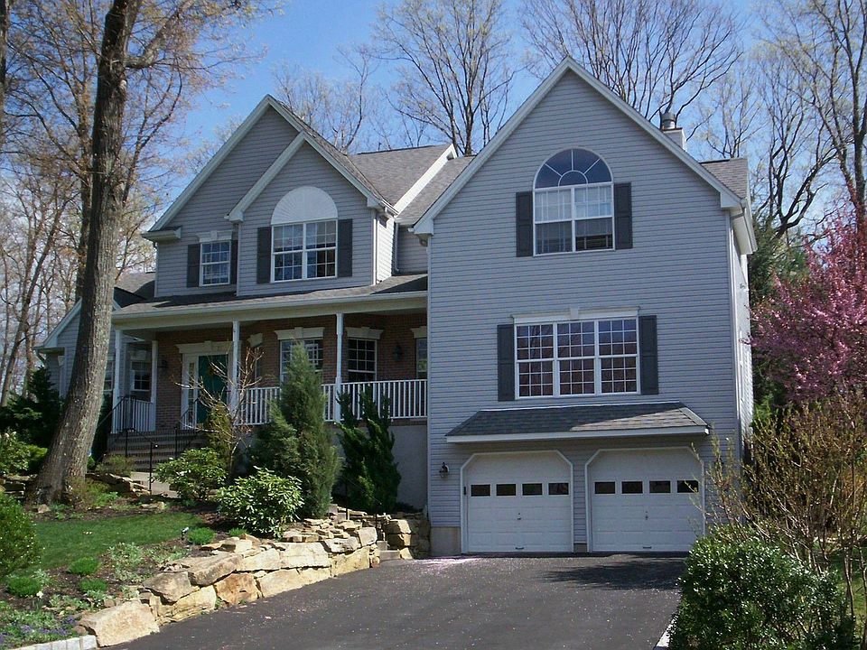1998 Contemporary Colonial