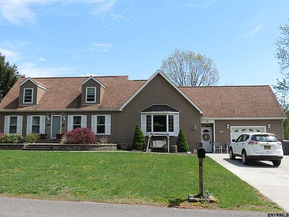 2nd image of 15 Mountainview Dr