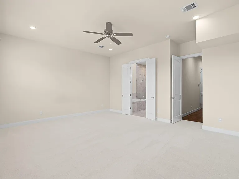 1212 W Dallas St — Photo 20