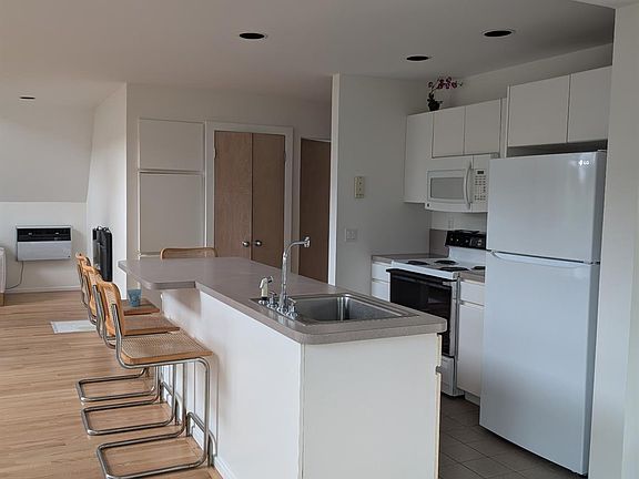 2nd image of 31 Ivy Avenue