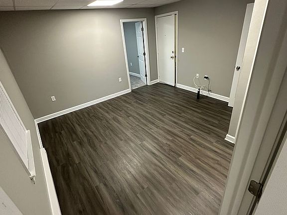 5th image of 1053-1071 E Main St #2B-1Ba