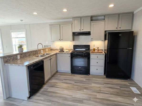 2908 Coachlight Pl