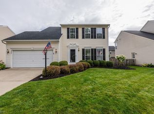8557 Wayside Dr, Olmsted Falls, OH 44138