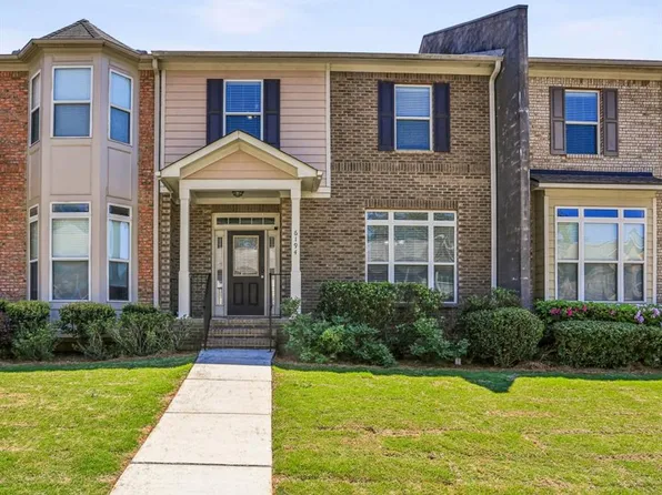 6194 Thorncrest Dr, Tucker, GA 30084