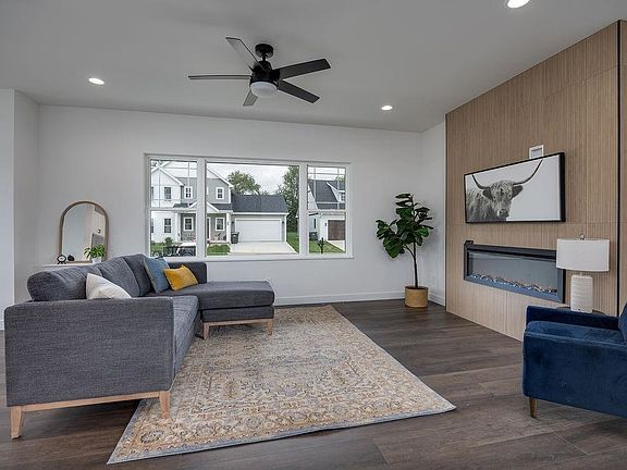 4th image of 3149 Hope St