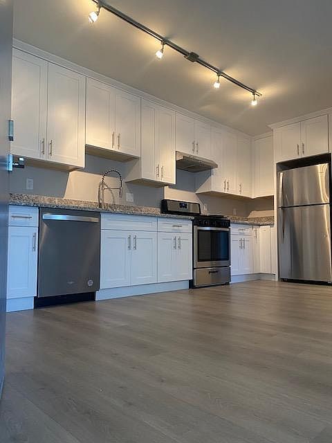 1st image of 1604 Jordan Dr #28
