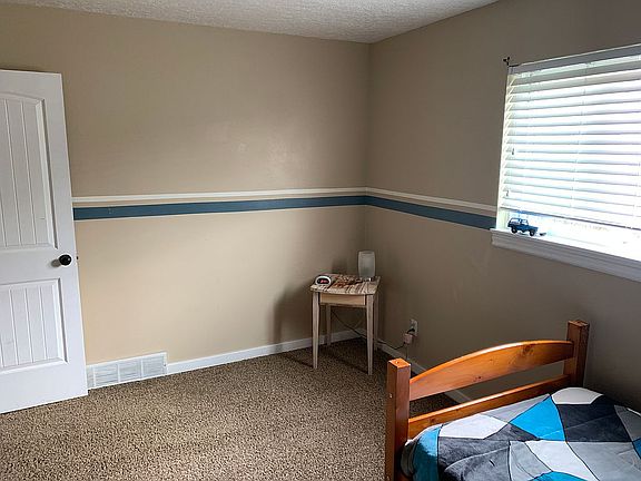 Upstairs bedroom 2