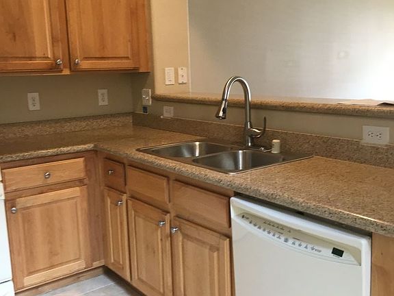 3rd image of 1064 Mountain Ave