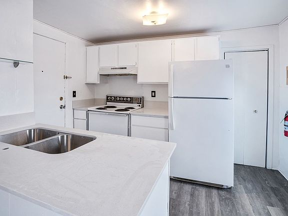 5th image of 1928 College St #3