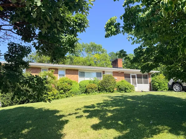 634 Hayes Dr, Lynchburg, VA 24502