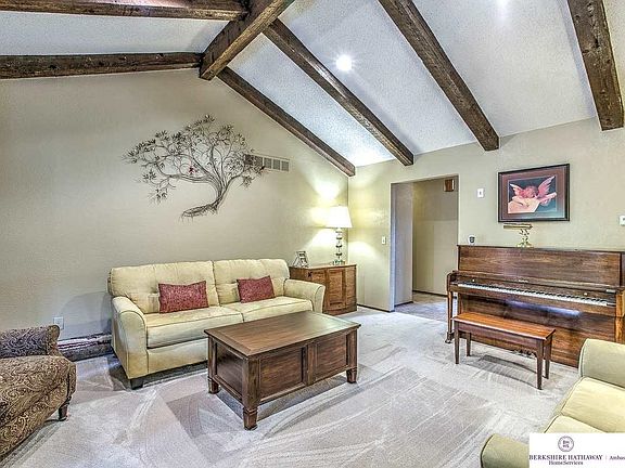 4th image of 314 Basswood Ct