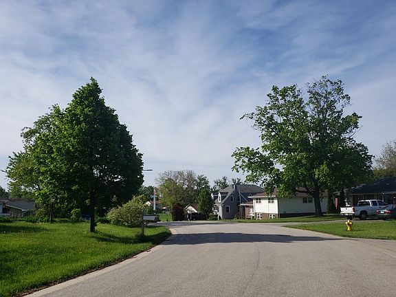 4th image of 1S526 Nimitz Rd