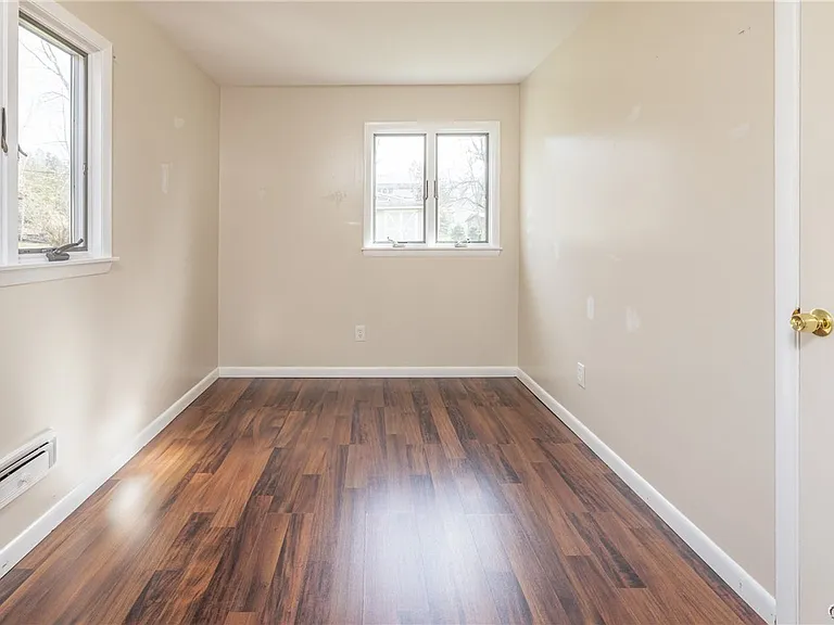 35 Lakeview Cir — Photo 13
